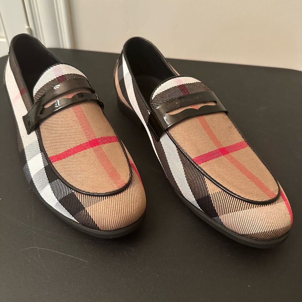 Fashionkills Men’s plaid slip on shoes Size 275( 9 1/2) NWOT